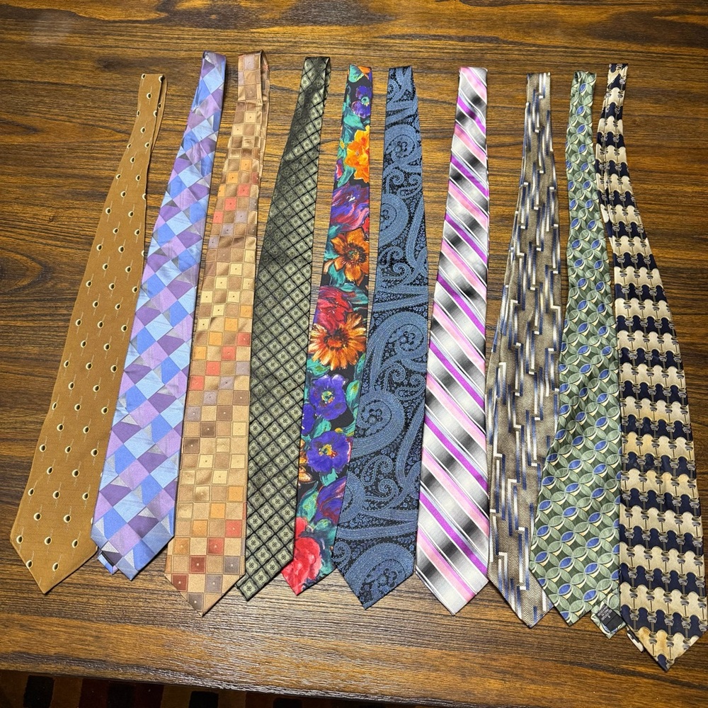 Mixed Brands
-Multi-coloured vintage silk tie bundle